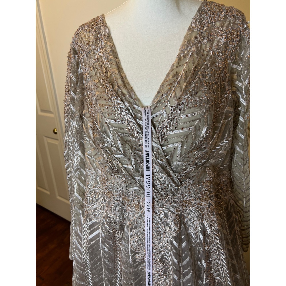 Mac Duggal Chevron Sequin Lace Long Sleeve Gown Taupe Gold Formal A Line size 16 - Picture 8 of 16